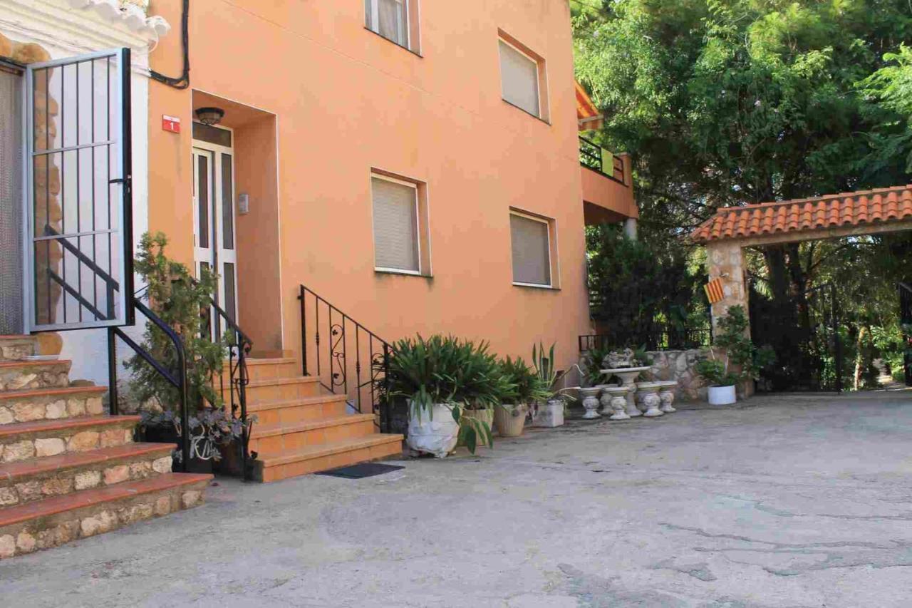 Casa Rural Complex Masia Del Tremendo Y Agroturismo 卡马尔莱斯 外观 照片